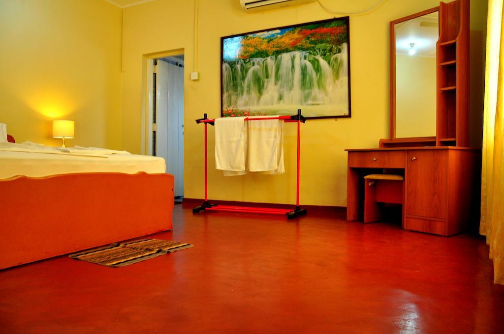 Hotel French Garden Tourist Rest Anuradhapura Zimmer foto