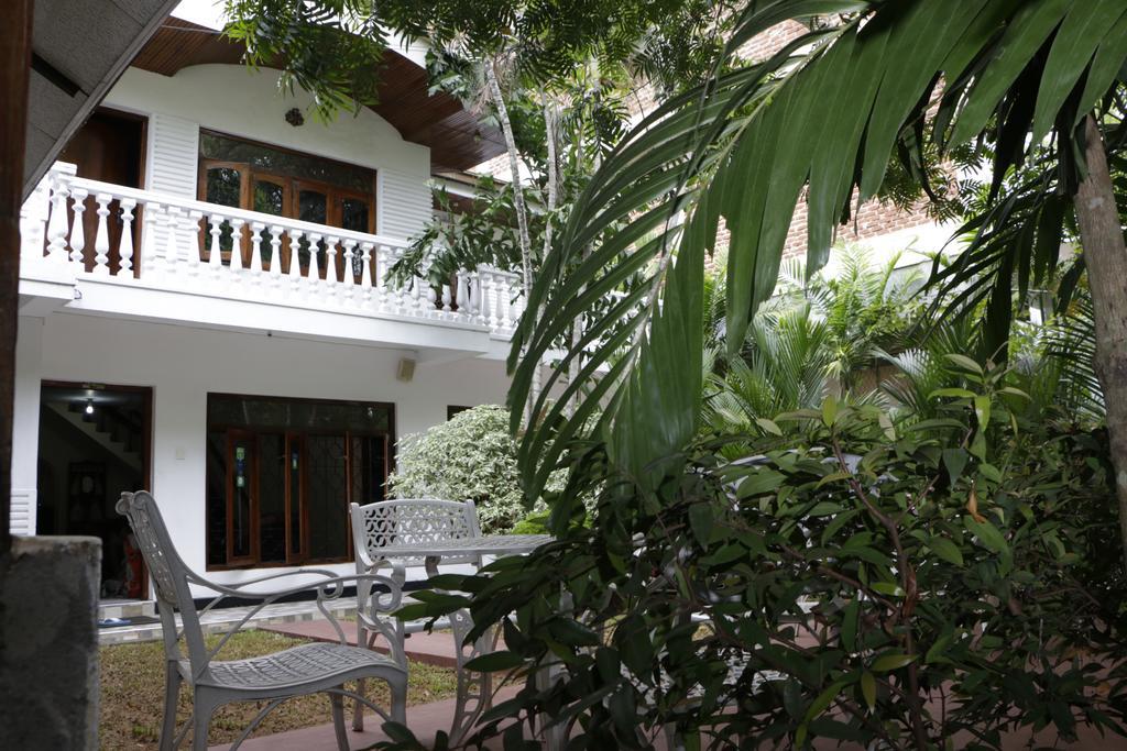 Hotel French Garden Tourist Rest Anuradhapura Exterior foto